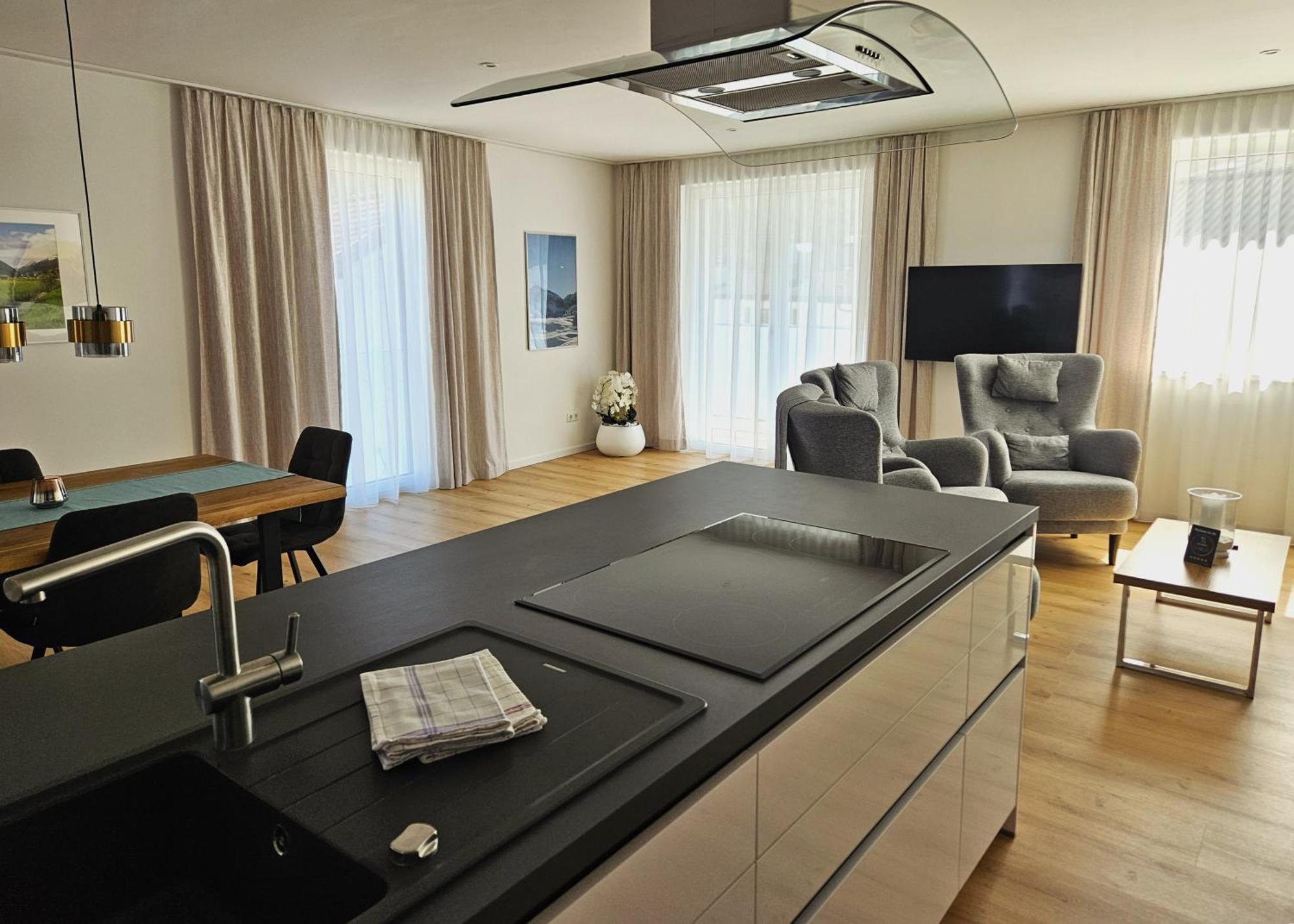 Appartements Am Kirchplatz Fulpmes Bagian luar foto